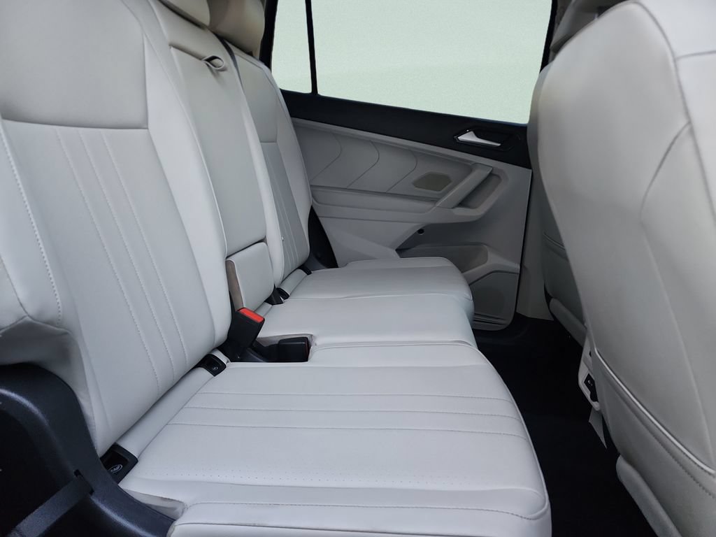 Used 2022 Volkswagen Tiguan SE FWD image 31