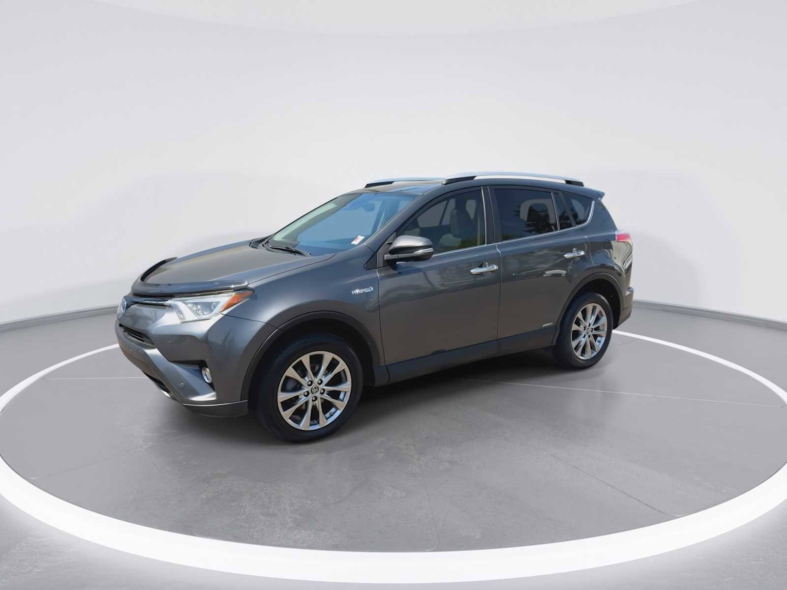Used 2016 Toyota RAV4 Limited w/ Advanced Technology Package AWD/4WD image 4