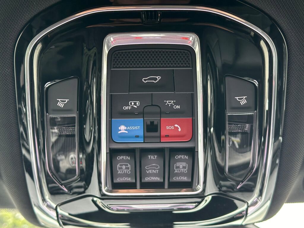 New 2024 Jeep Grand Cherokee Overland w/ Advanced Protech Group III image 26