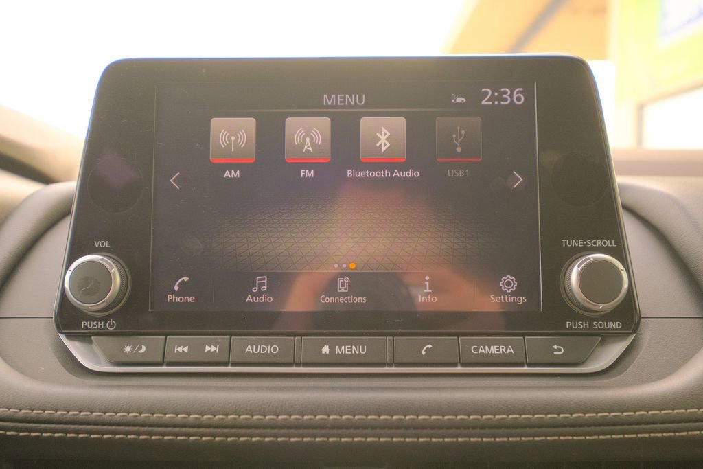 Used 2023 Nissan Rogue SV image 33