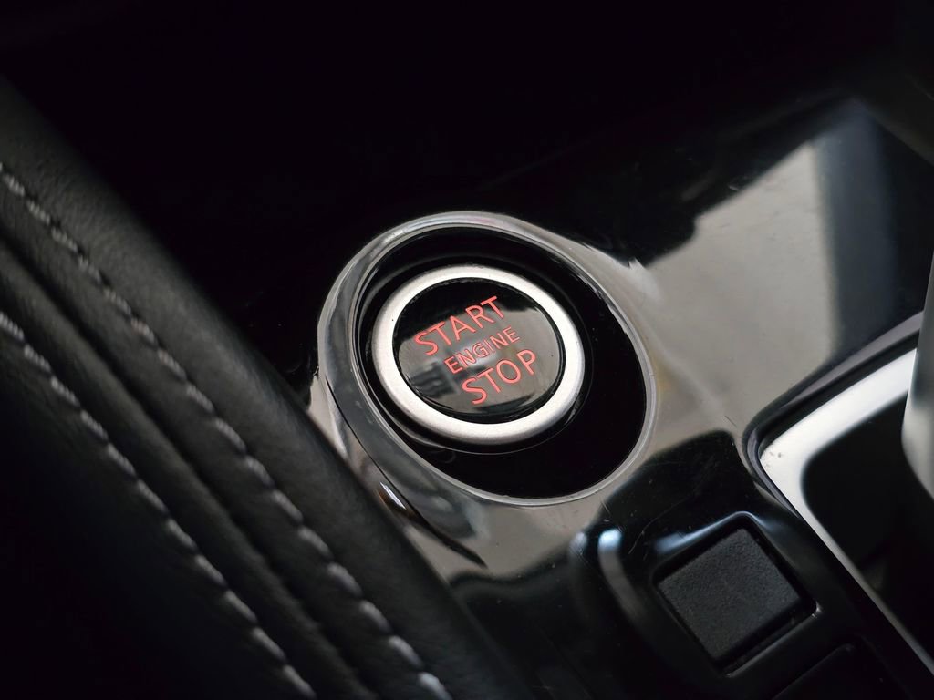 Used 2018 Nissan Kicks SR w/ Premium Package image 18