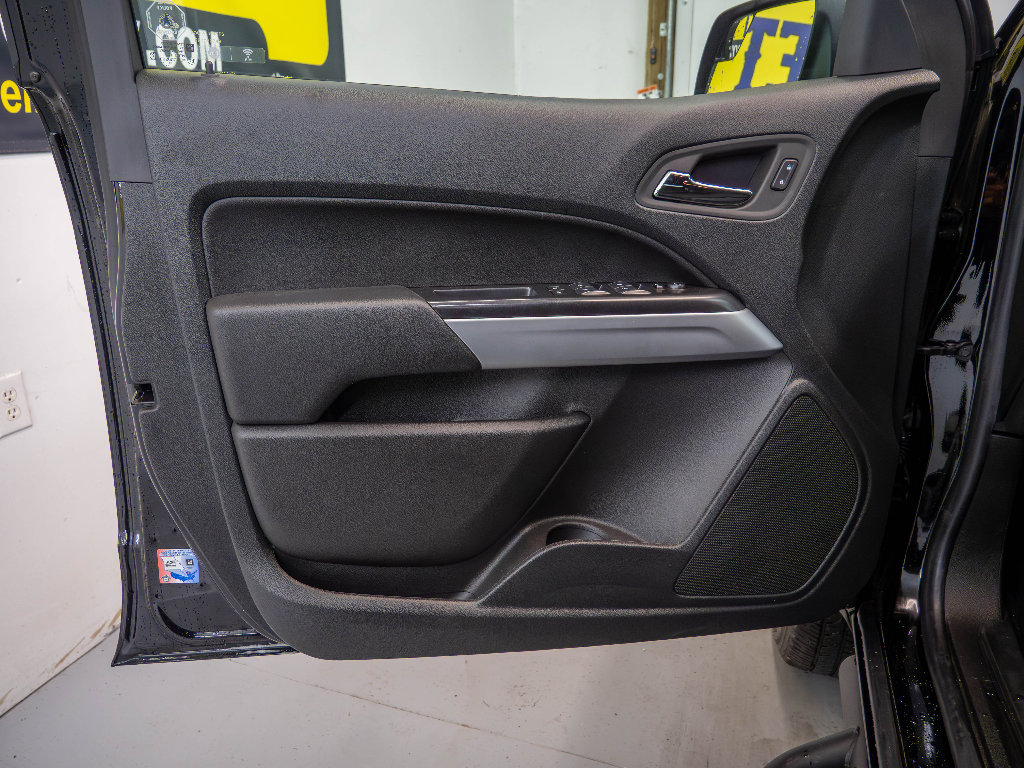 Used 2022 Chevrolet Colorado LT w/ Redline Special Edition image 17