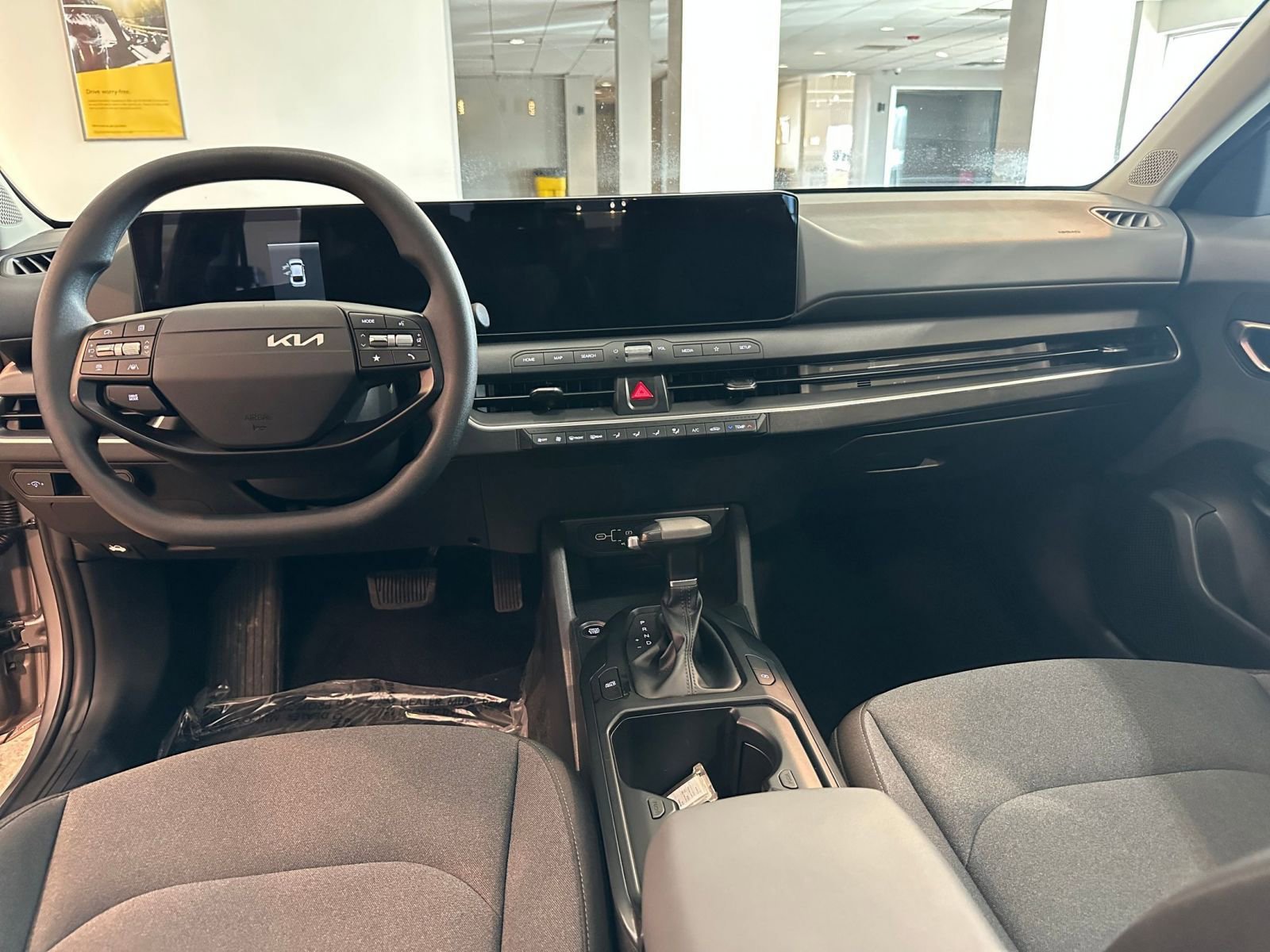 Used 2025 Kia K4 LXS image 34