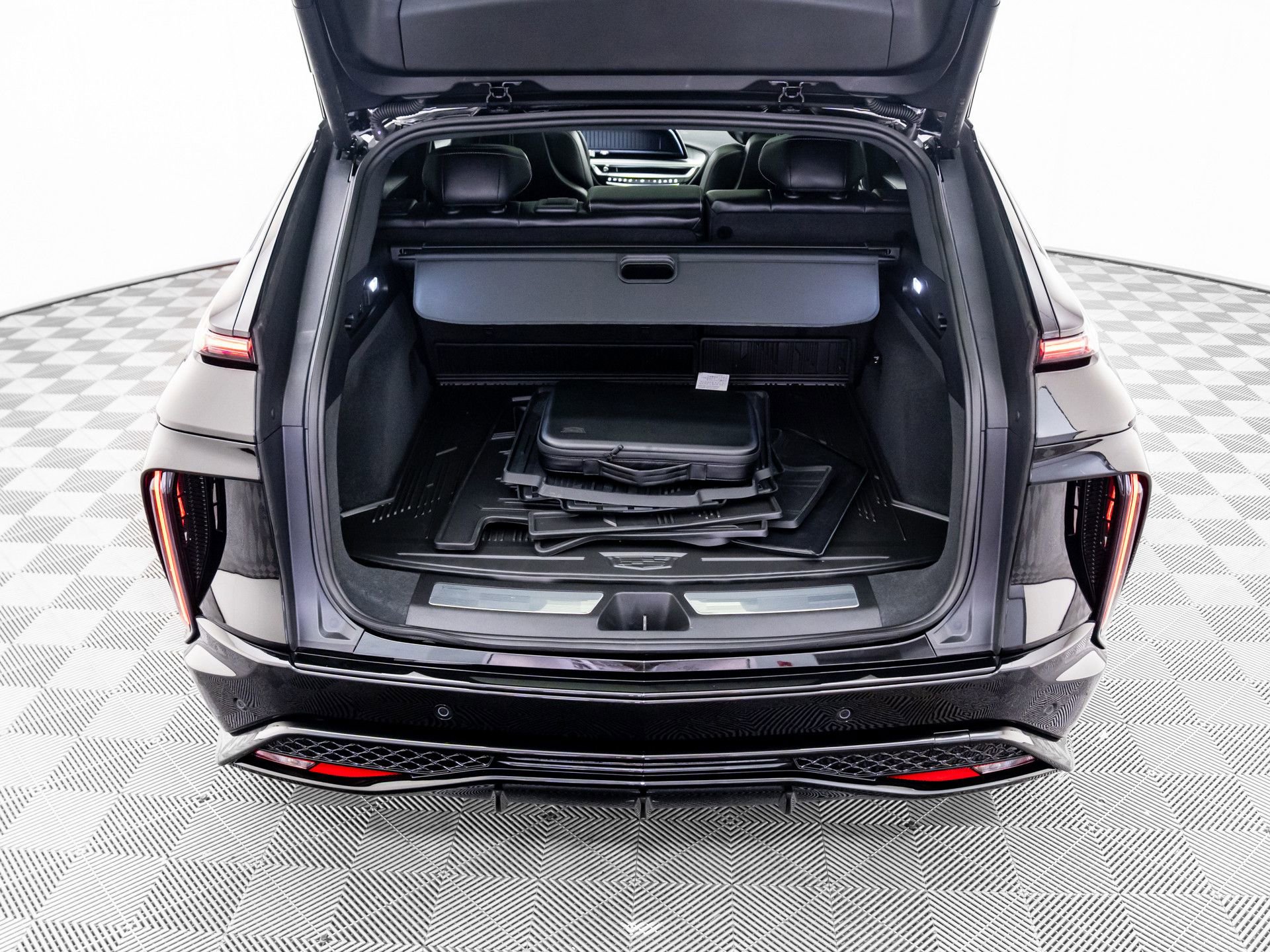 New 2026 Cadillac Lyriq V image 32