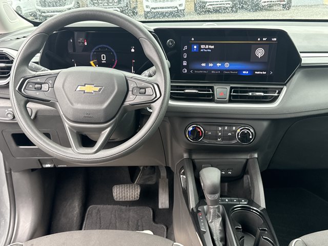 Used 2025 Chevrolet TrailBlazer LS w/ LS Convenience Package FWD image 7