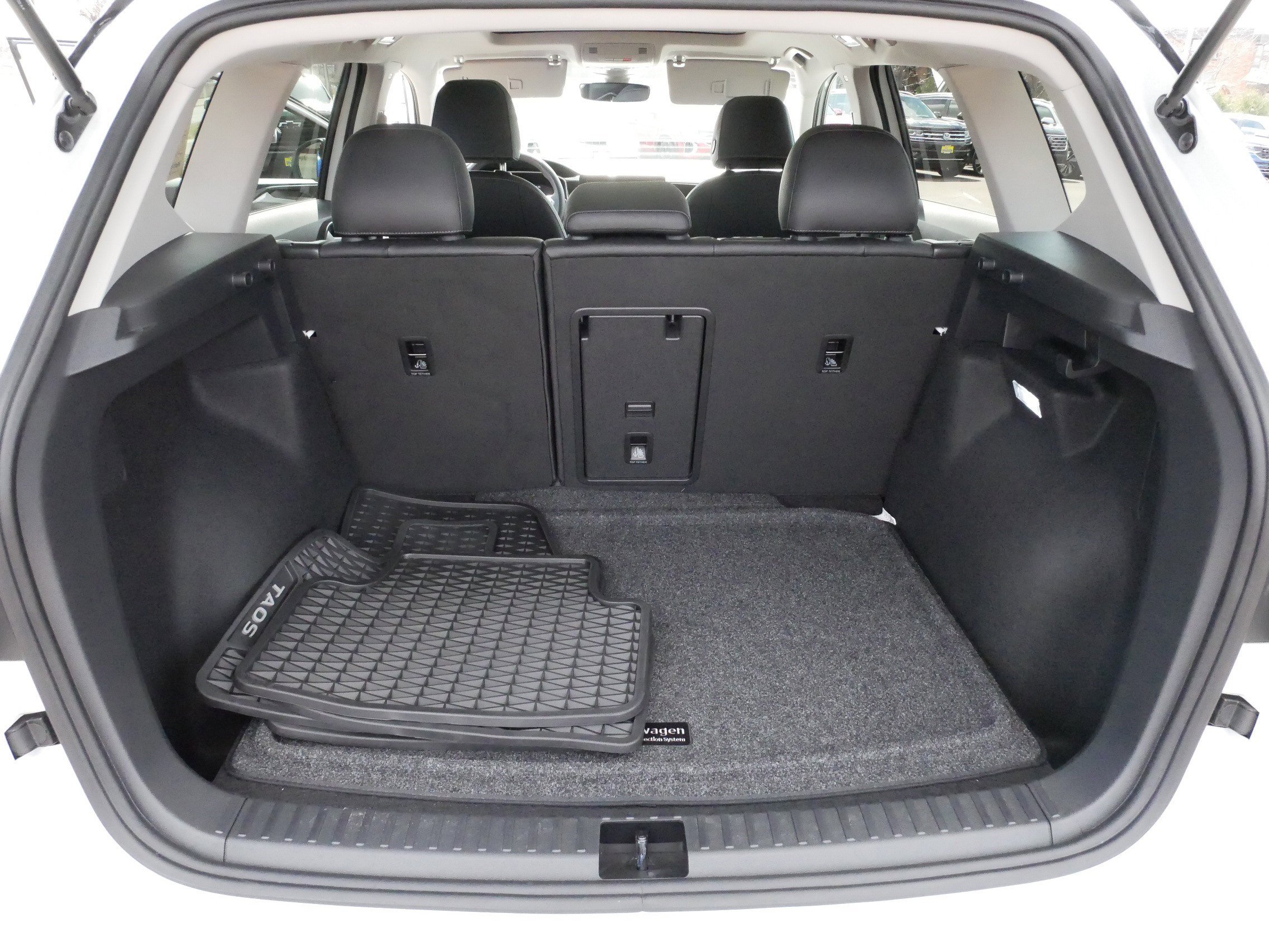 Certified 2025 Volkswagen Taos SE AWD/4WD image 19