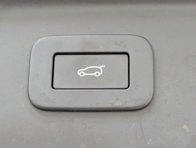 Used 2023 Land Rover Range Rover Velar R-Dynamic S AWD/4WD image 28