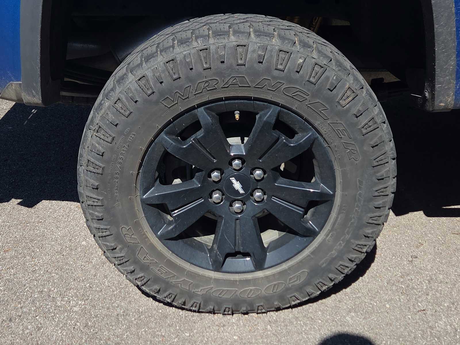 Used 2022 Chevrolet Colorado ZR2 w/ ZR2 Dusk Special Edition AWD/4WD image 3
