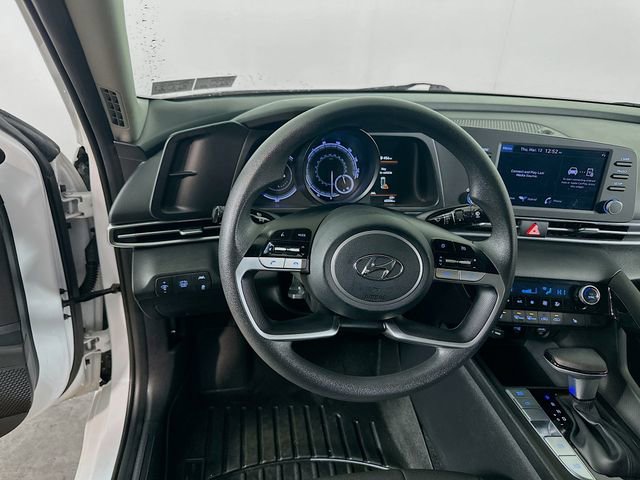 Used 2022 Hyundai Elantra Blue w/ Cargo Package image 18