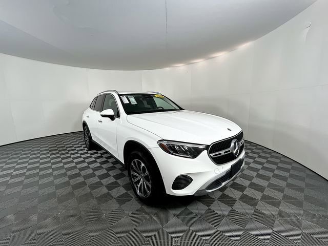 Used 2024 Mercedes-Benz GLC 300 image 2