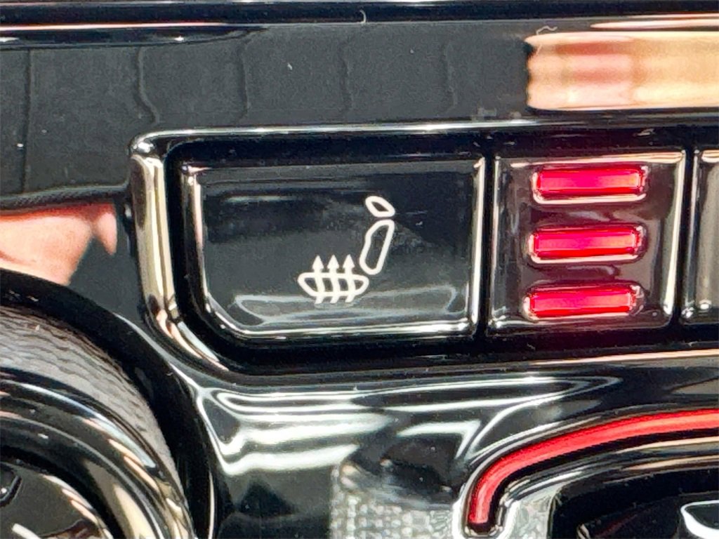 Used 2025 Jeep Grand Cherokee Limited image 22