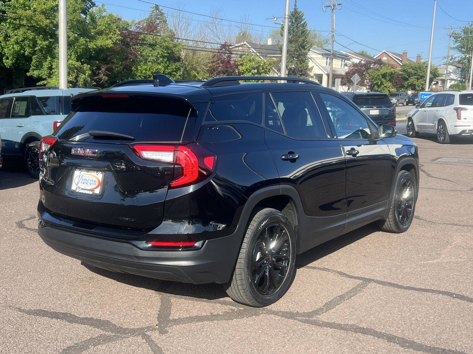 Used 2022 GMC Terrain SLT w/ Elevation Edition AWD/4WD image 7