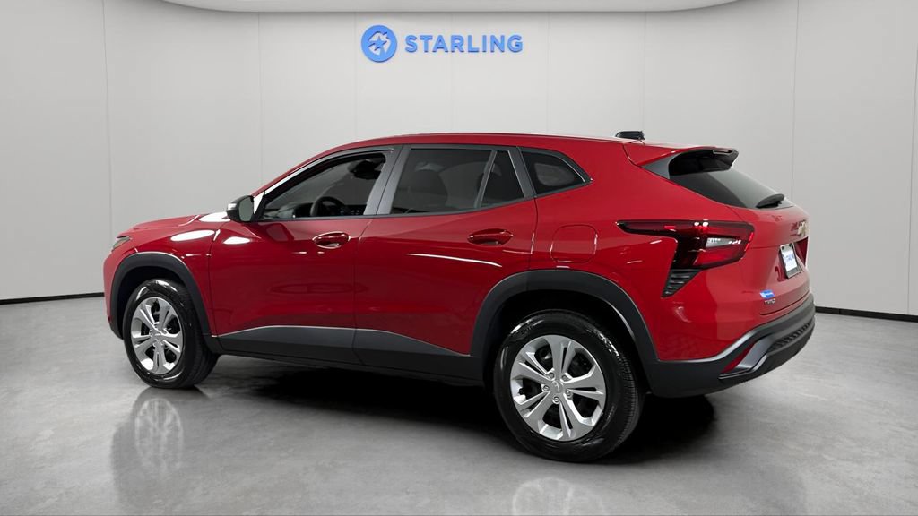 Certified 2026 Chevrolet Trax LS FWD image 4