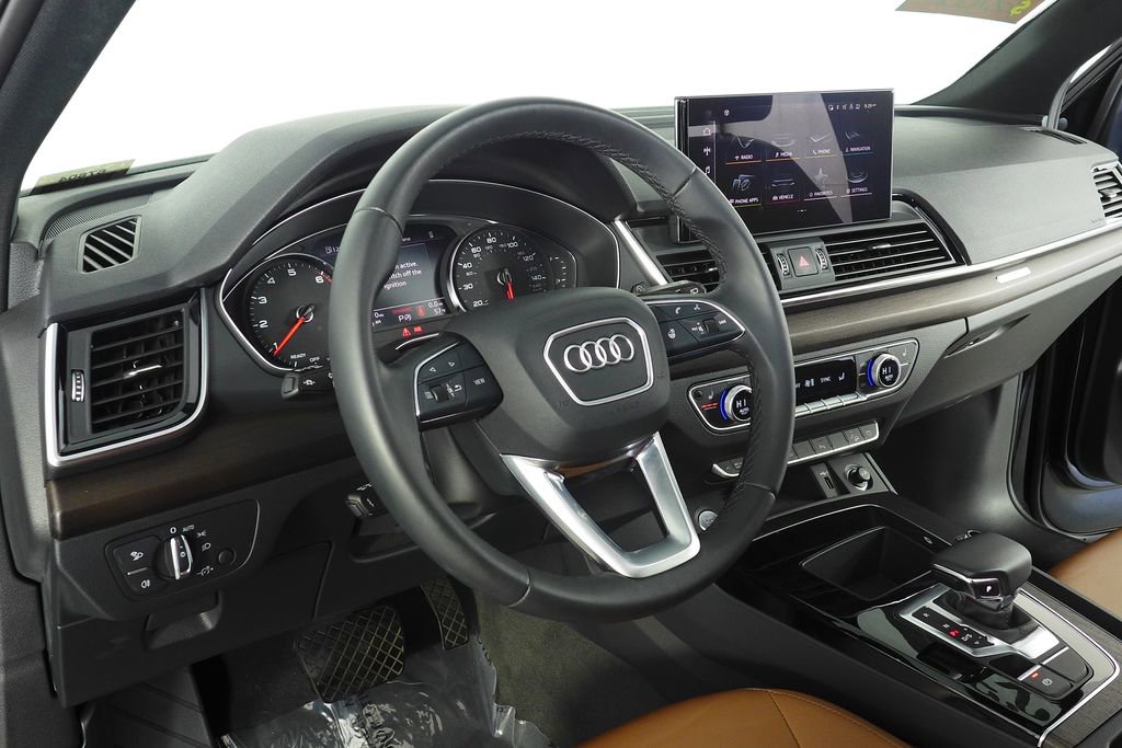 Used 2023 Audi Q5 2.0T Premium w/ Convenience Package image 31
