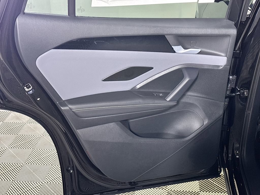 New 2026 Volkswagen Tiguan SE image 19