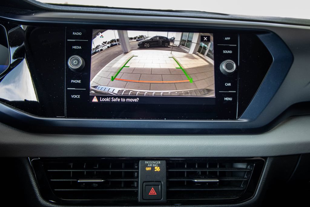 Certified 2023 Volkswagen Taos SE w/ Panoramic Sunroof Package FWD image 43