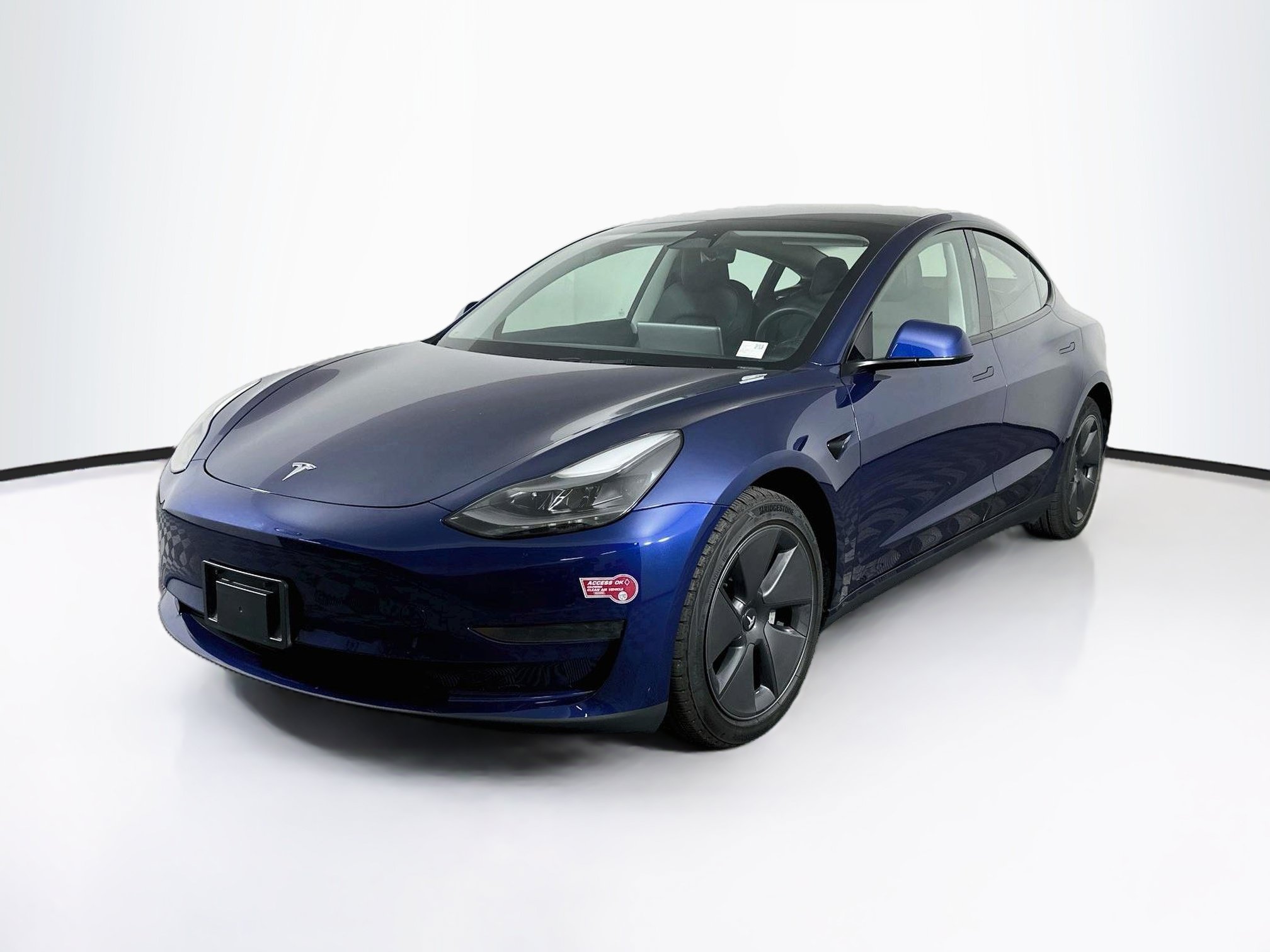Used 2023 Tesla Model 3 Standard Range RWD image 3
