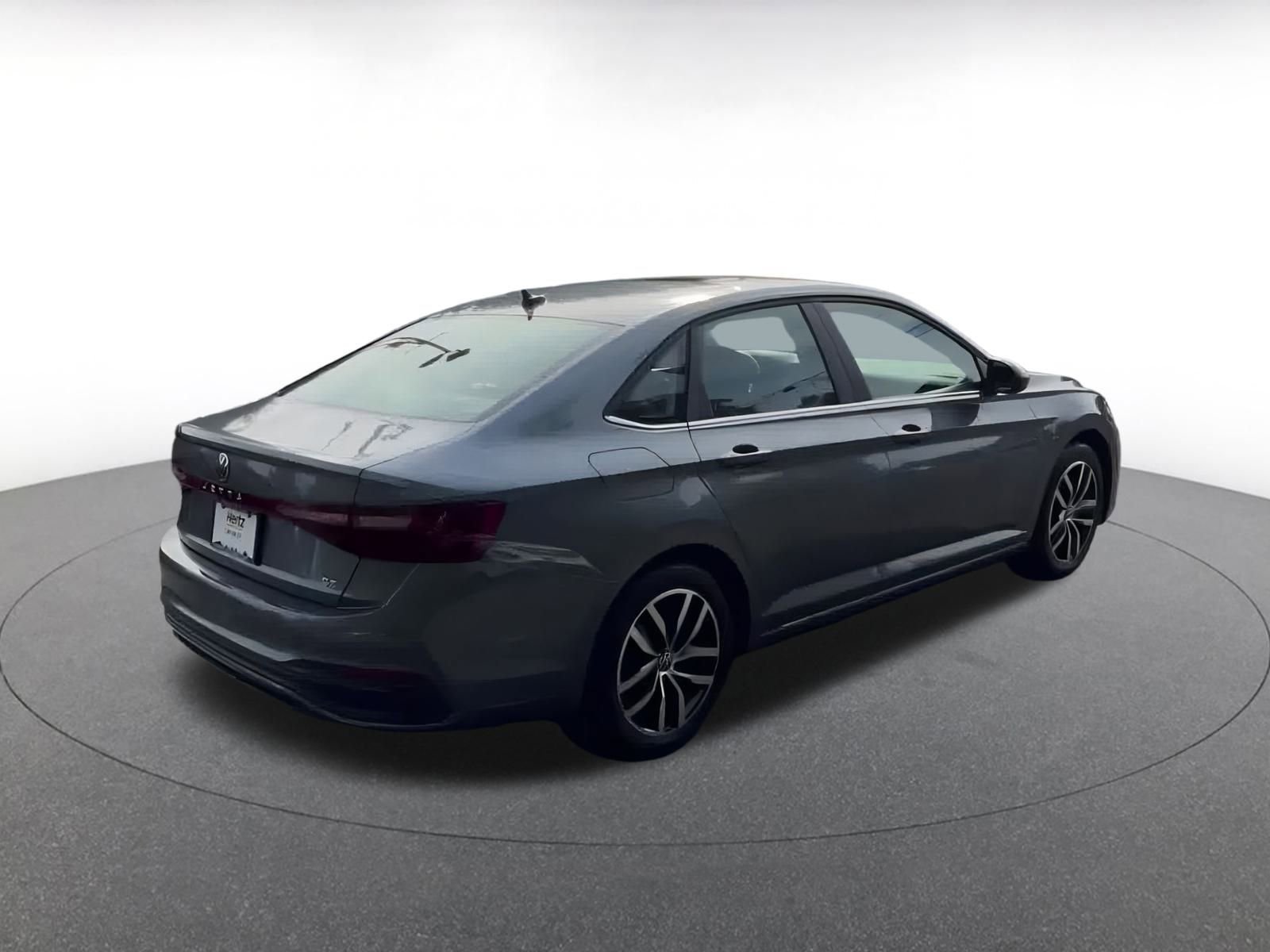 Used 2025 Volkswagen Jetta SE image 20