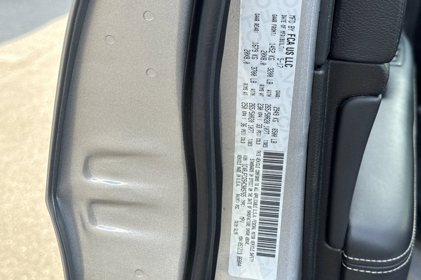 Used 2017 Jeep Grand Cherokee Overland image 30