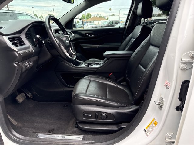 Certified 2023 GMC Acadia SLT FWD image 10