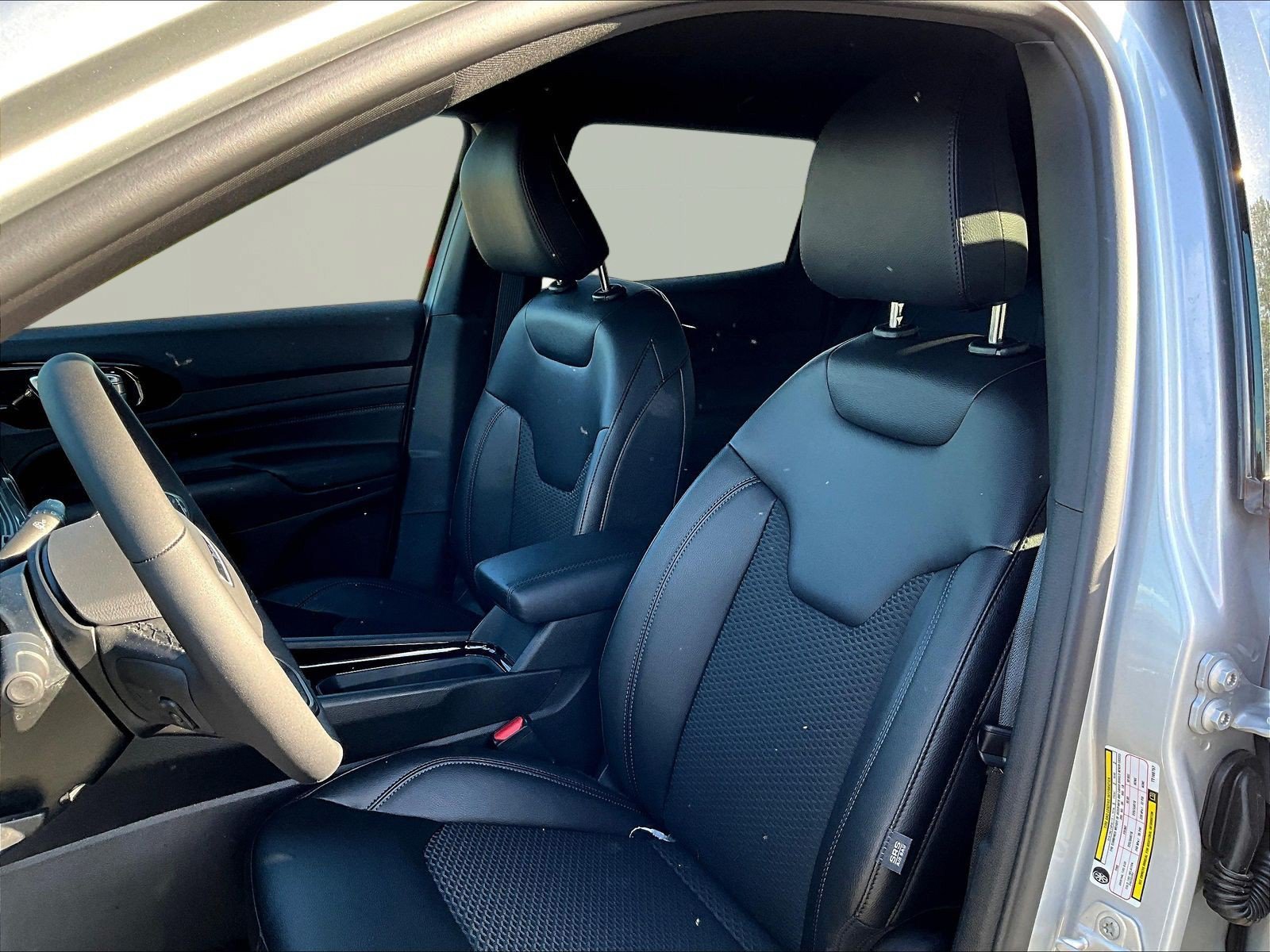 New 2026 Jeep Compass Latitude AWD/4WD image 16