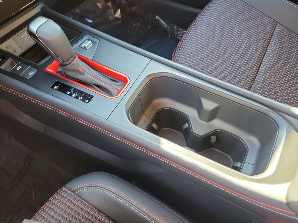 Used 2025 Nissan Kicks SR image 14