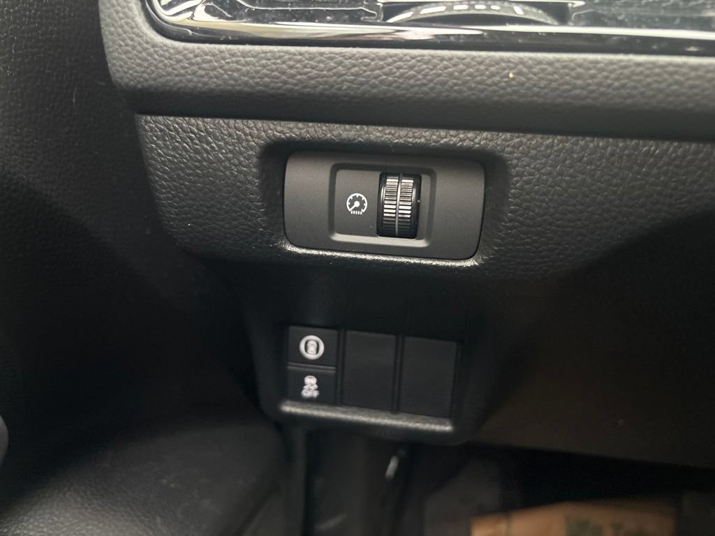 Used 2024 Honda Civic EX-L image 6