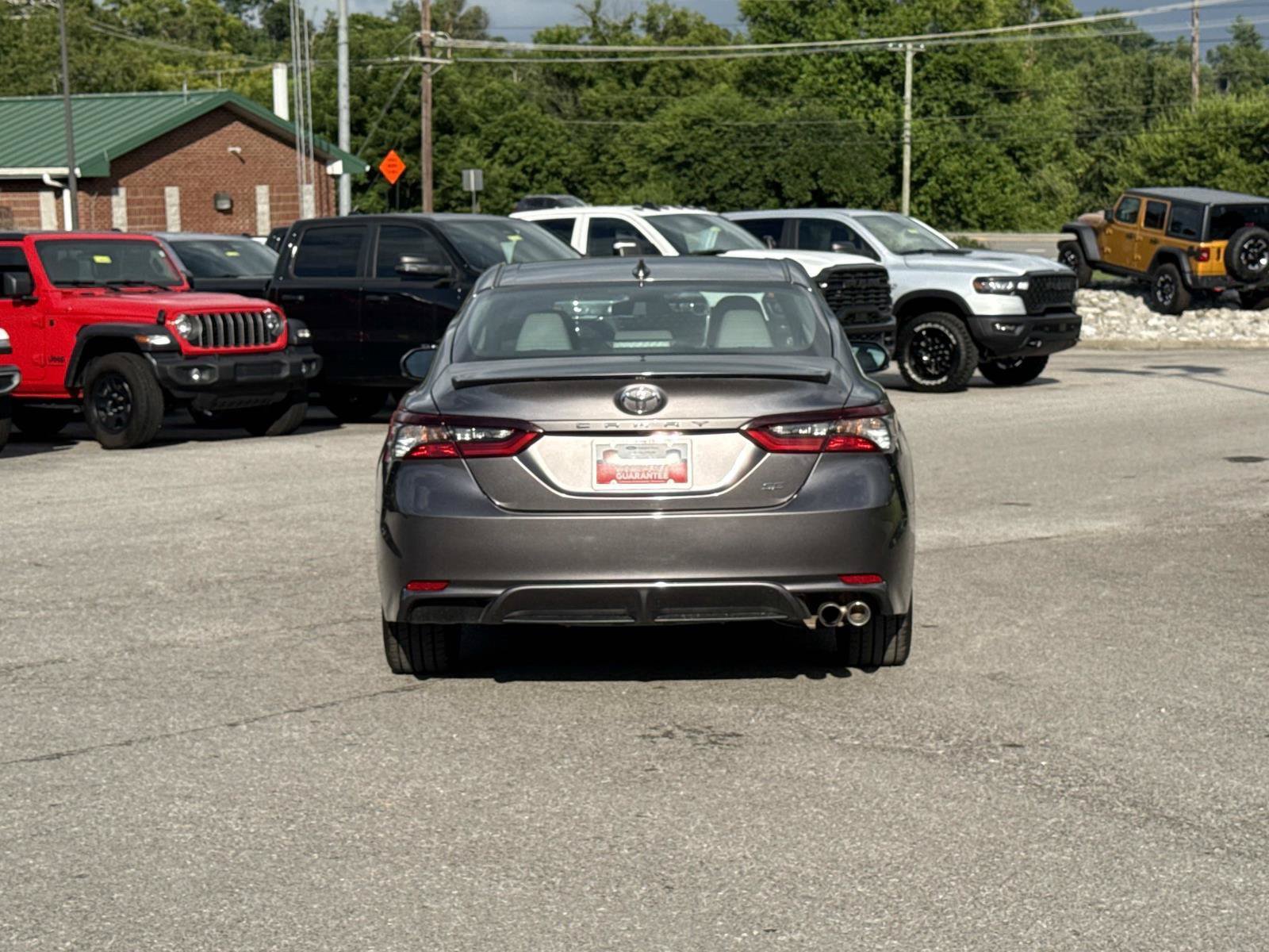 Used 2024 Toyota Camry SE FWD image 6