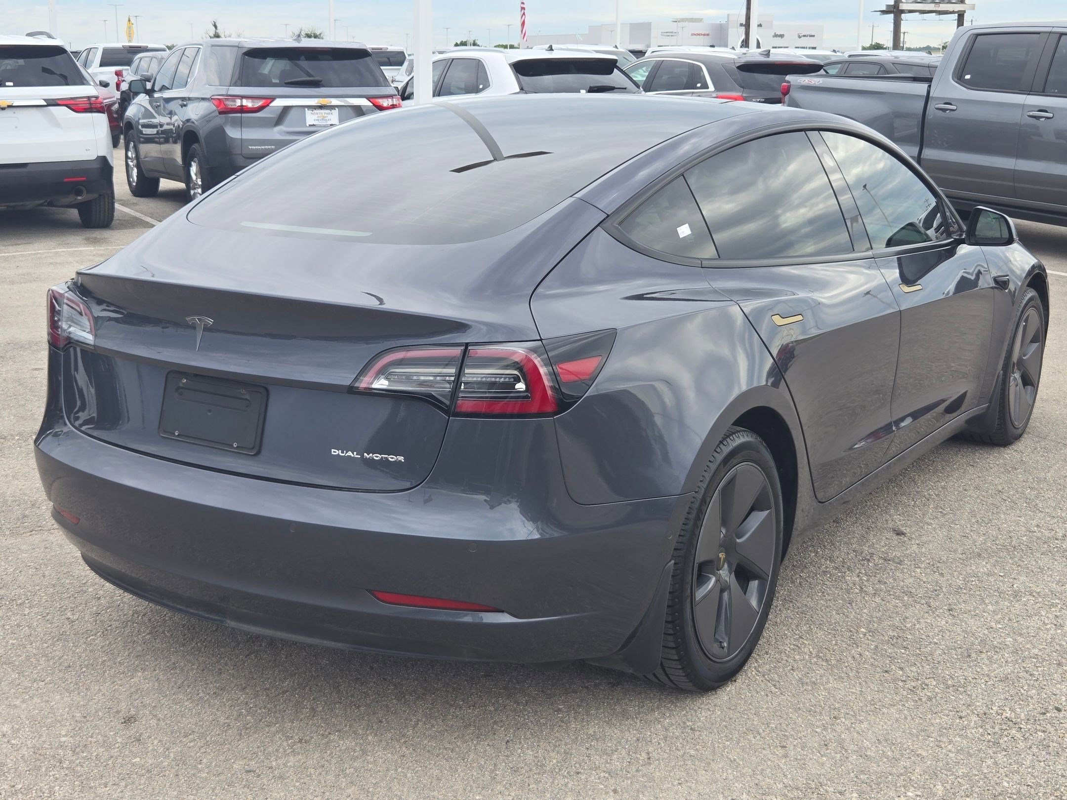 Used 2022 Tesla Model 3 Long Range AWD/4WD image 3