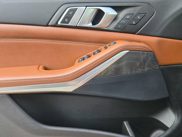 Used 2022 BMW X5 xDrive40i w/ M Sport Package AWD/4WD image 22