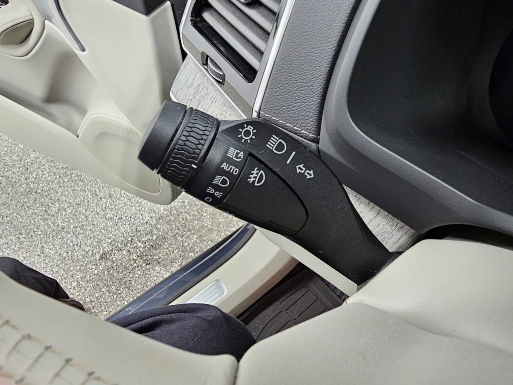Used 2025 Volvo XC90 T8 Ultra image 31