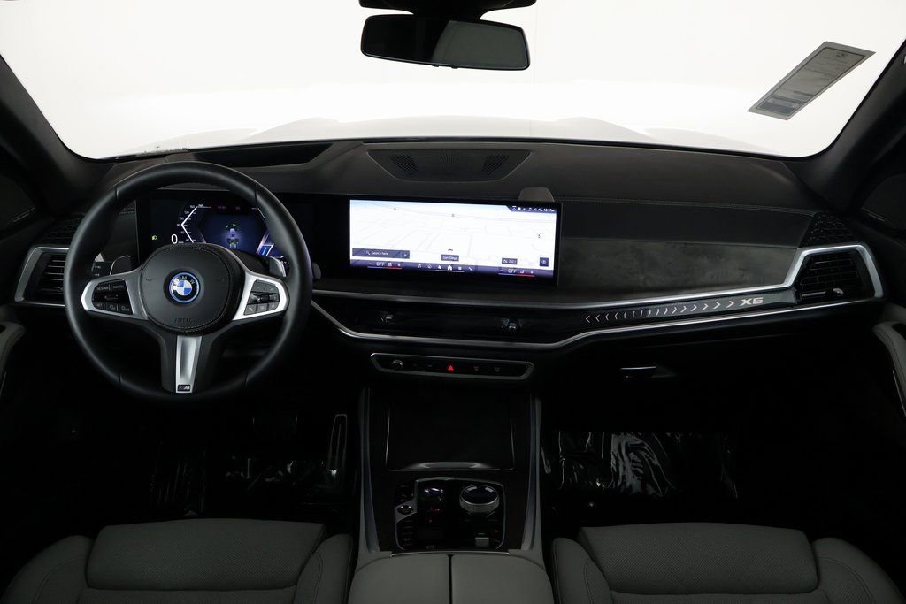Used 2026 BMW X5 xDrive50e w/ Executive Package image 8