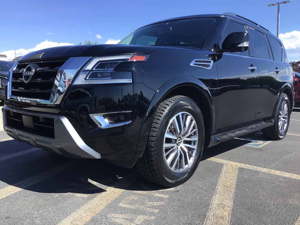 Used 2023 Nissan Armada SL AWD/4WD image 2