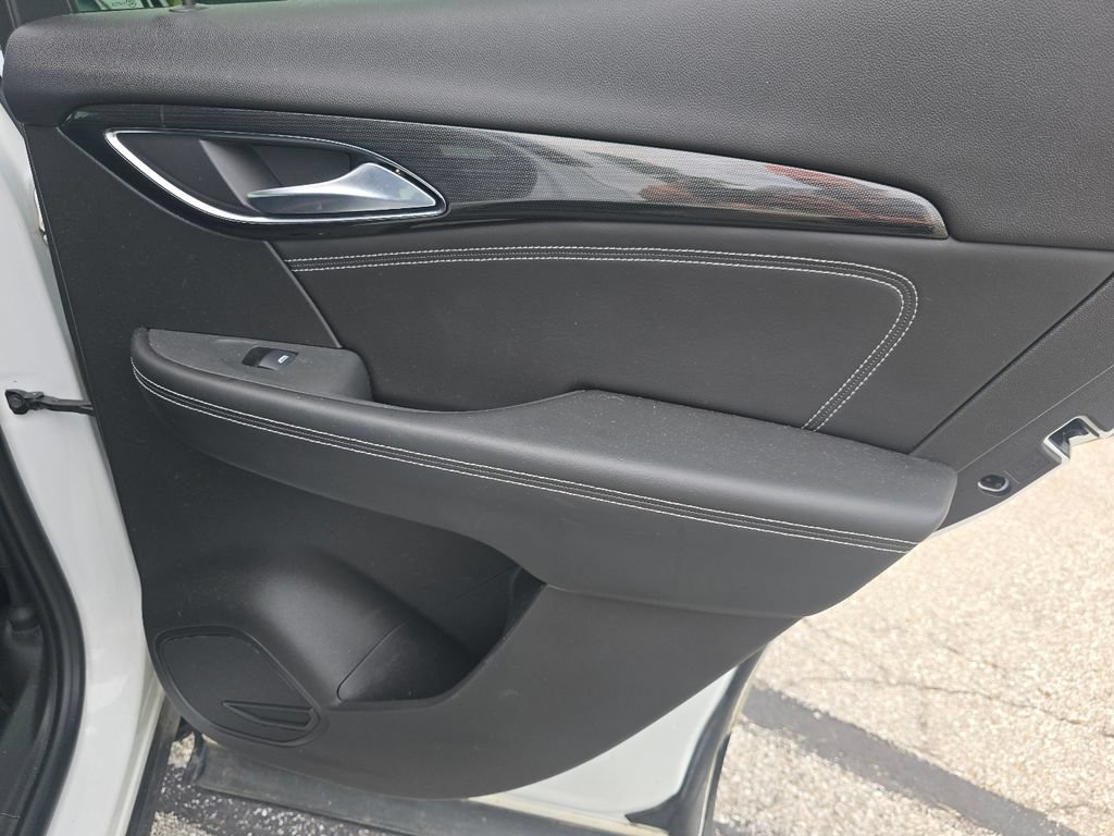 Used 2022 Buick Envision Essence w/ Technology Package II FWD image 22