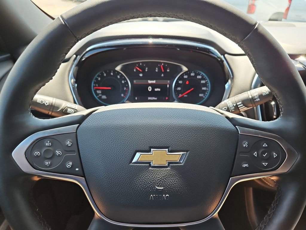 Used 2023 Chevrolet Traverse LT FWD image 11