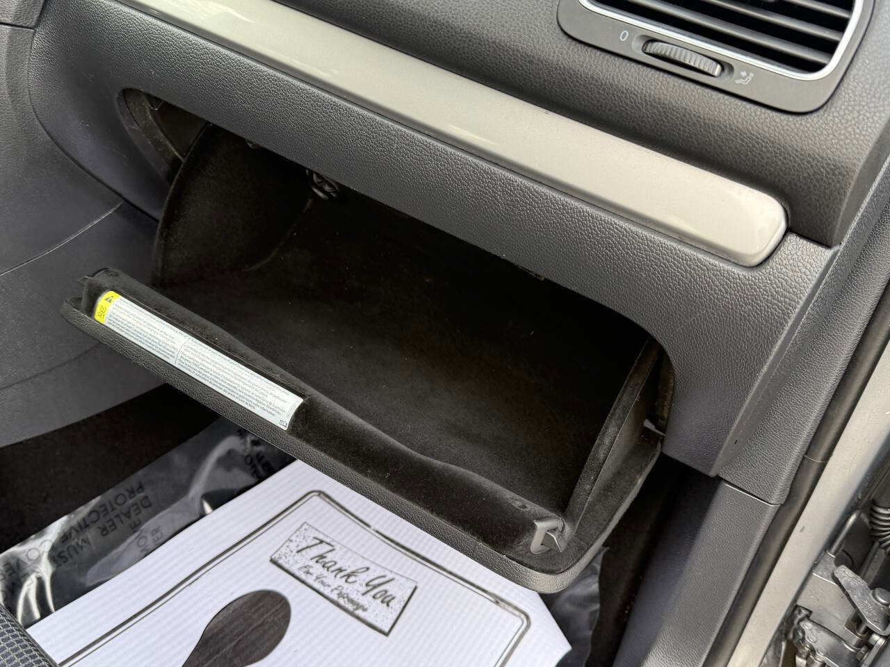 Used 2014 Volkswagen Golf 4-Door image 8