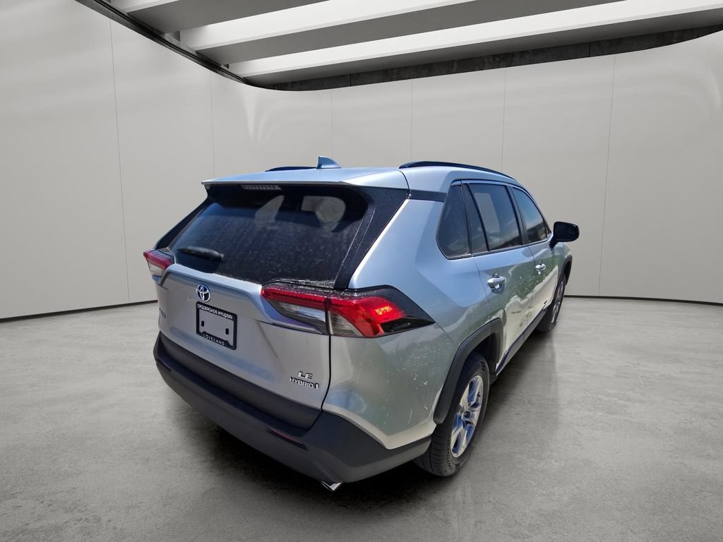 Used 2022 Toyota RAV4 LE AWD/4WD image 5