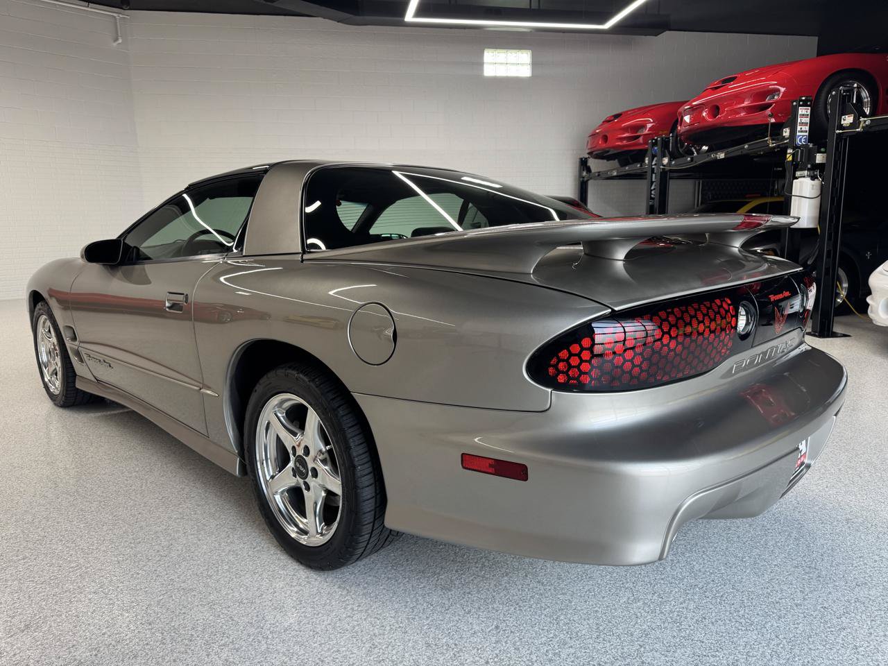Used 2000 Pontiac Firebird Formula RWD image 11