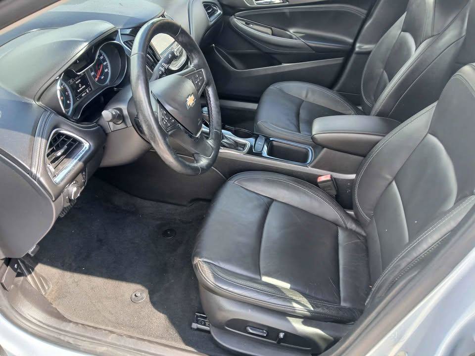 Used 2017 Chevrolet Cruze Premier FWD image 18