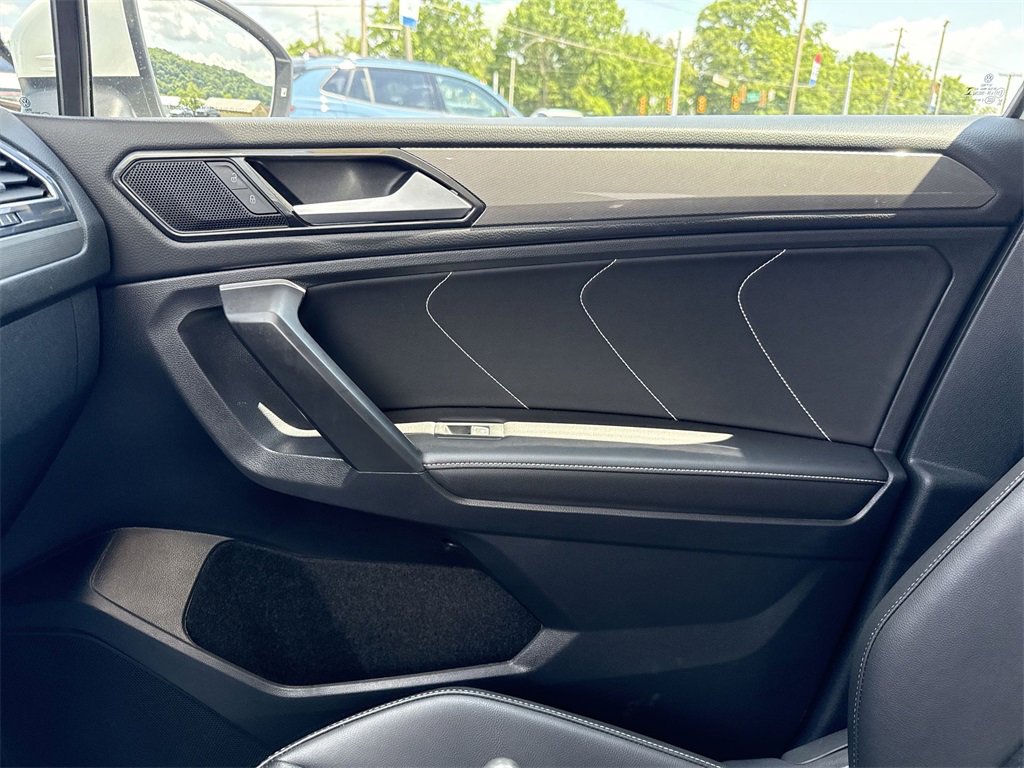 Used 2024 Volkswagen Tiguan SE image 22