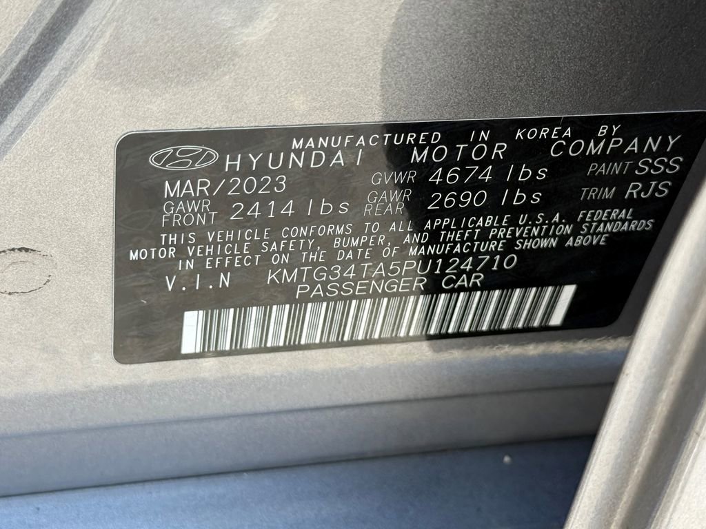 Used 2023 Genesis G70 2.0T image 35