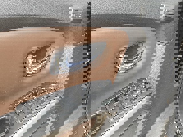 Used 2019 Nissan Titan Platinum Reserve image 19