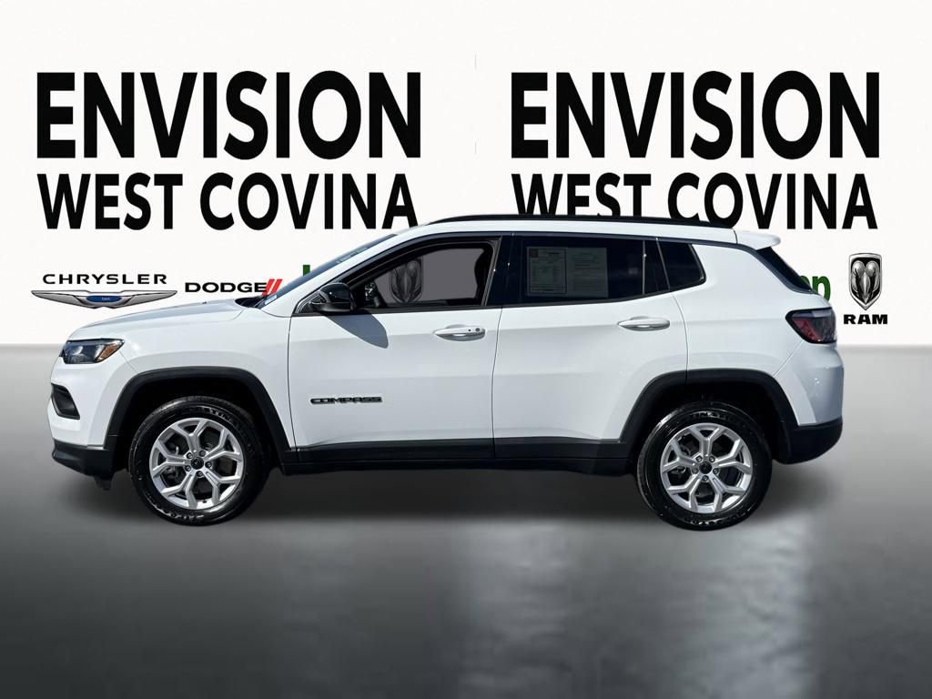 Used 2025 Jeep Compass Latitude image 6