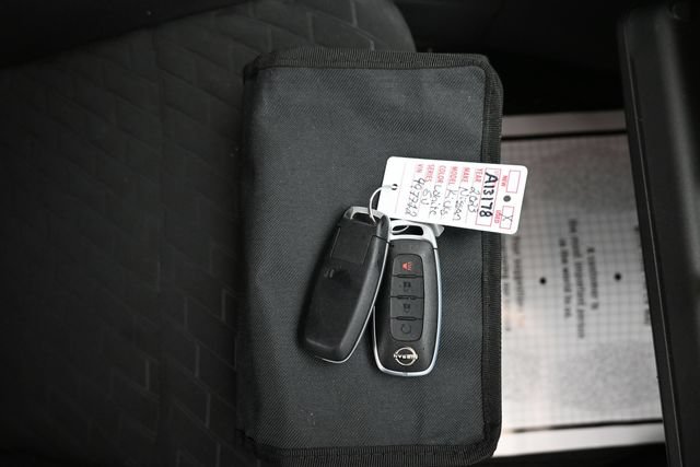 Used 2023 Nissan Kicks SV FWD image 10
