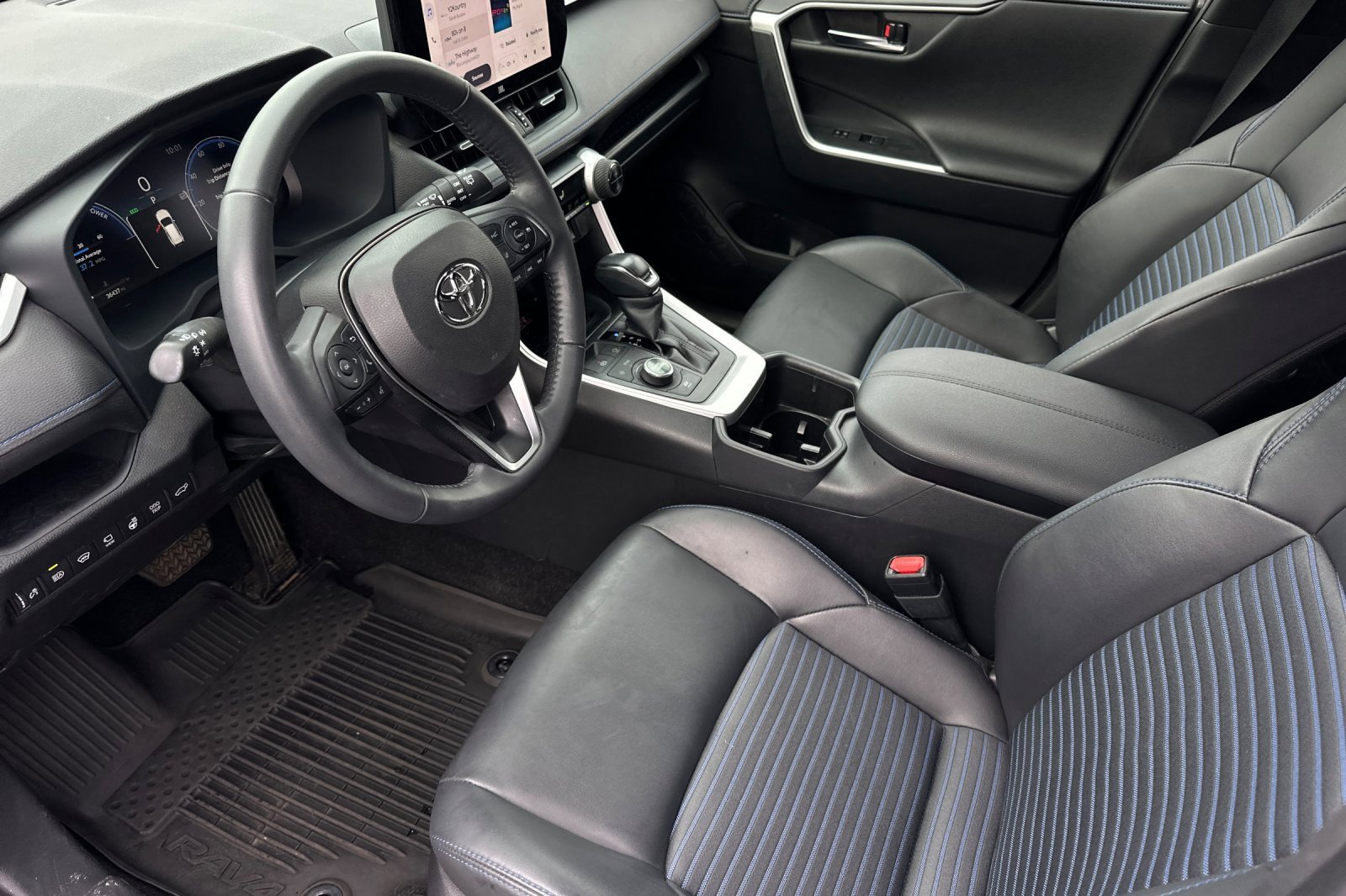 Used 2024 Toyota RAV4 XSE image 10