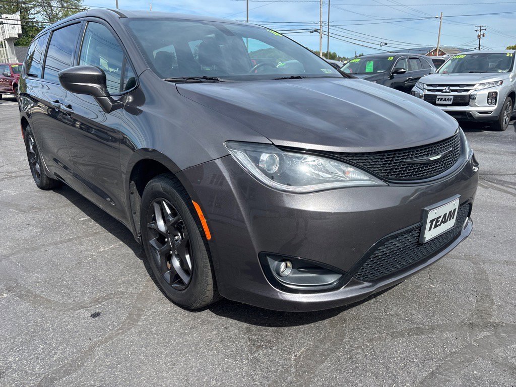 Used 2018 Chrysler Pacifica Touring Plus w/ S Appearance Package image 1