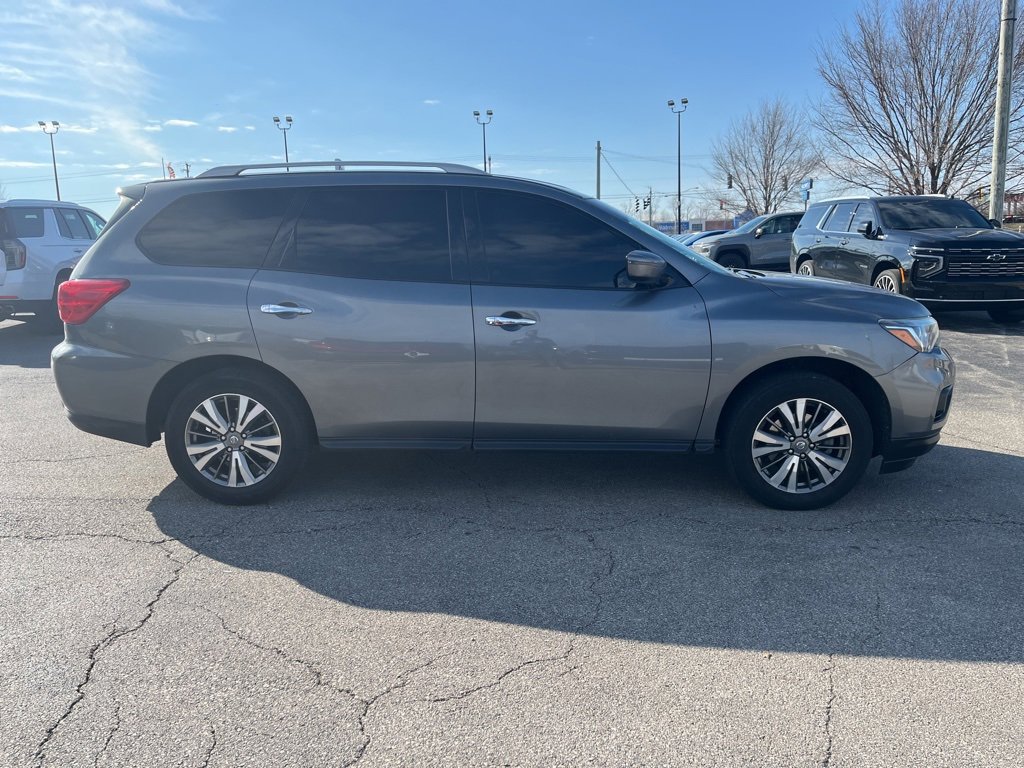 Used 2020 Nissan Pathfinder SV image 4