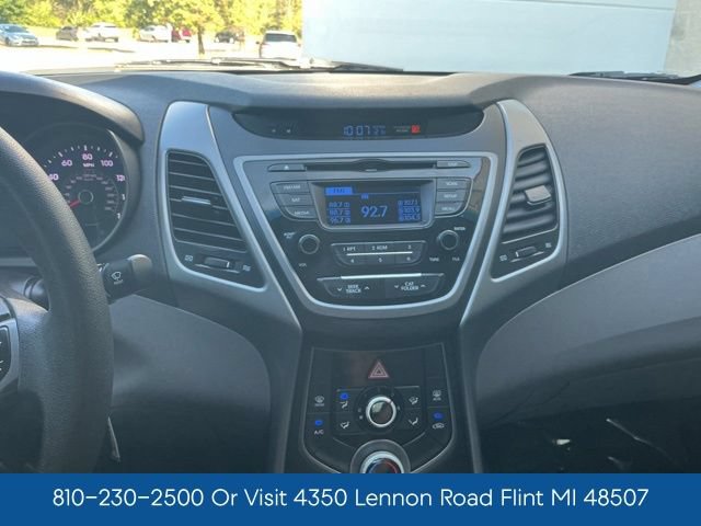 Used 2015 Hyundai Elantra SE FWD image 21