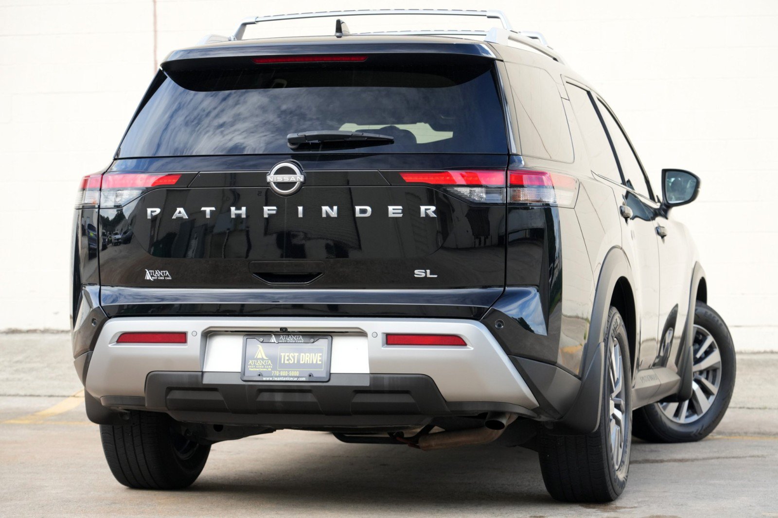 Used 2022 Nissan Pathfinder SL FWD image 4