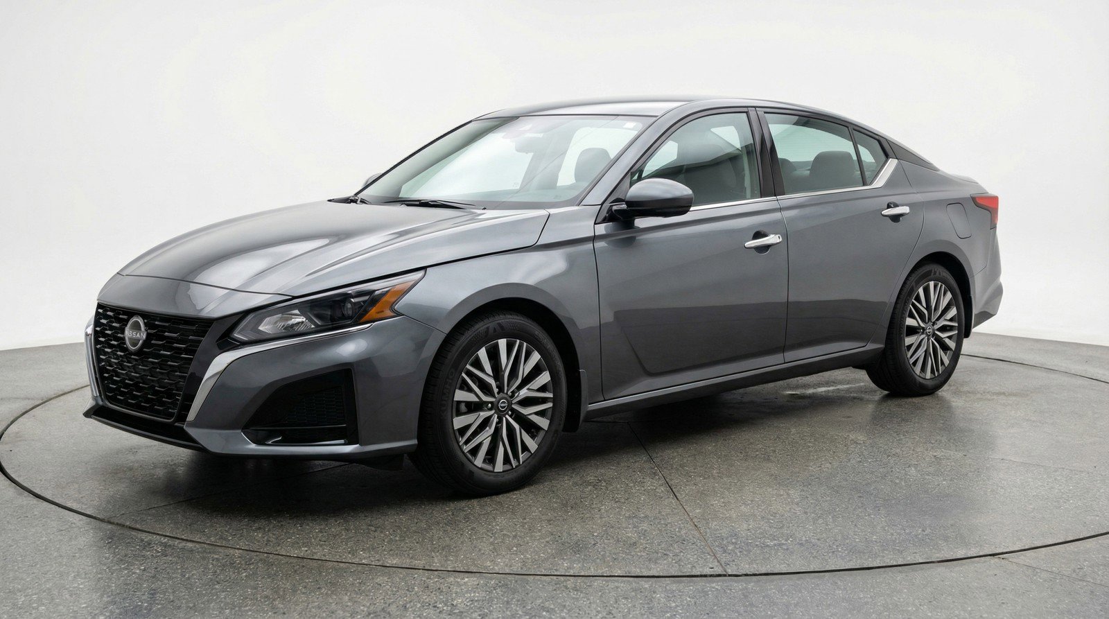 Used 2025 Nissan Altima 2.5 SV image 3